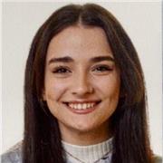 Joven con un C1 de inglés. he vivido en el extranjero durante un año. Interesada en enseñar inglés.